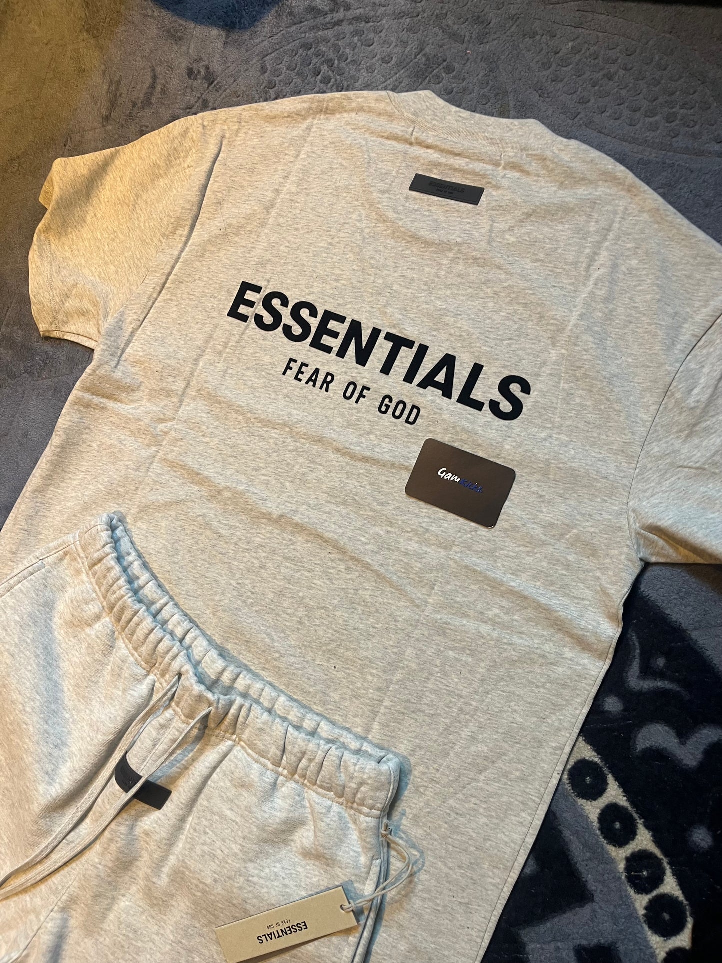 Fear of God
SS22 Essentials Short set LightOat (Black Velvety Print)